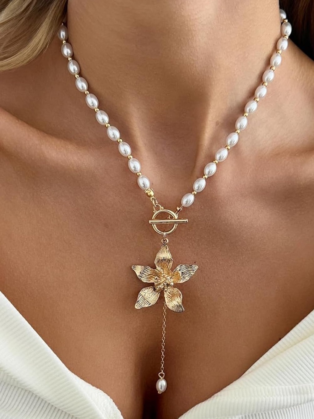 Anthropologie Gold Flower Pendant Pearl Necklace